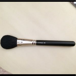 New Mac 150 Synthetic Large Powder Brush